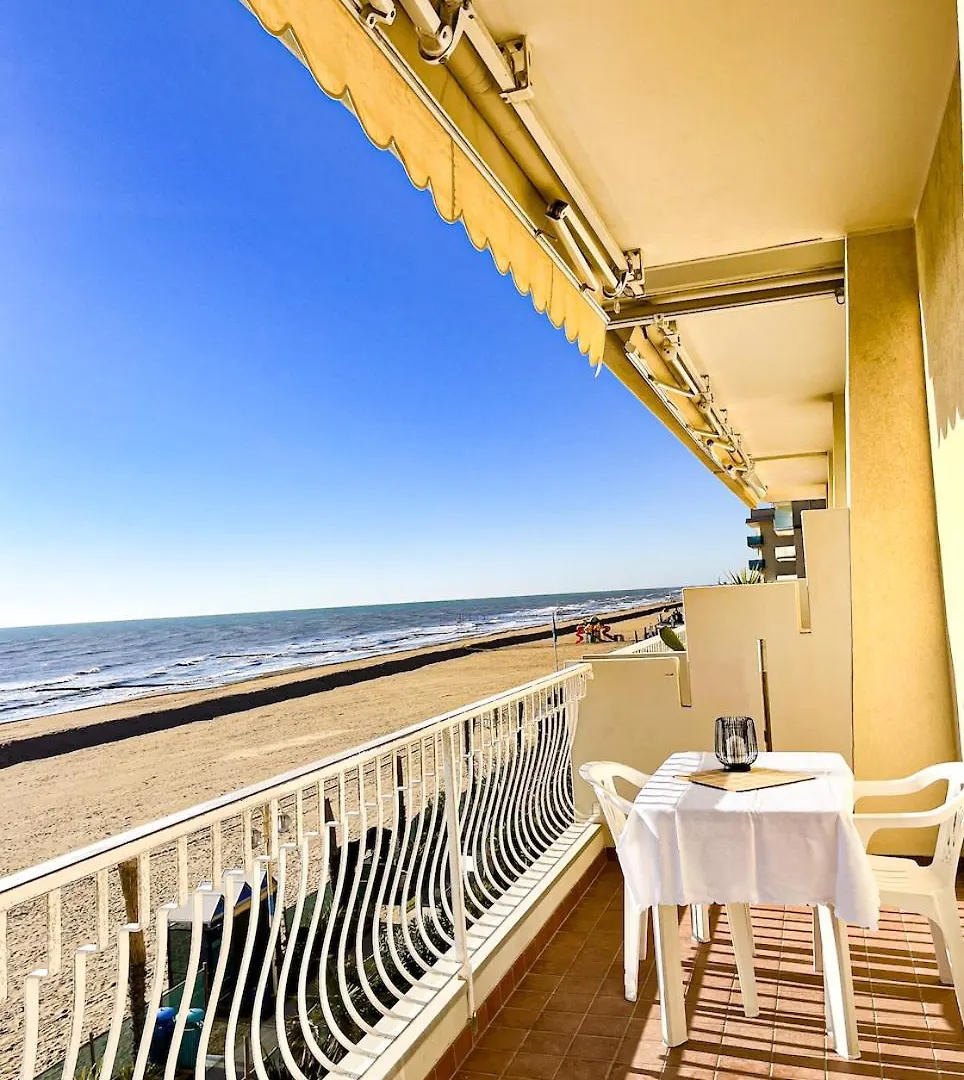 Fronte Mare, Piscina - Residence Grifone Lido di Jesolo 0*,